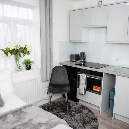 Small But Cozy Studio, Great Tube Connection Londres Extérieur photo