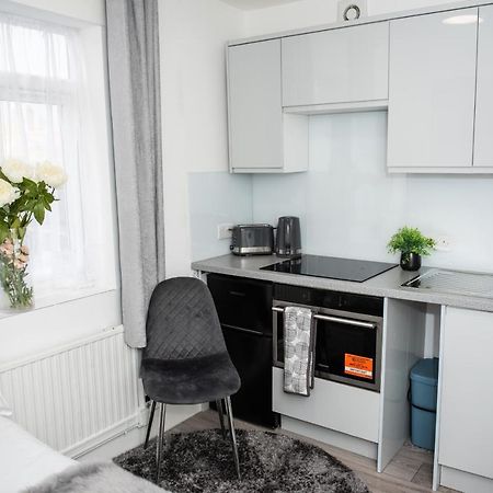 Small But Cozy Studio, Great Tube Connection Londres Extérieur photo