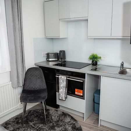 Small But Cozy Studio, Great Tube Connection Londres Extérieur photo